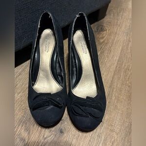 Croft & Barrow Black Heels with Bow Accent